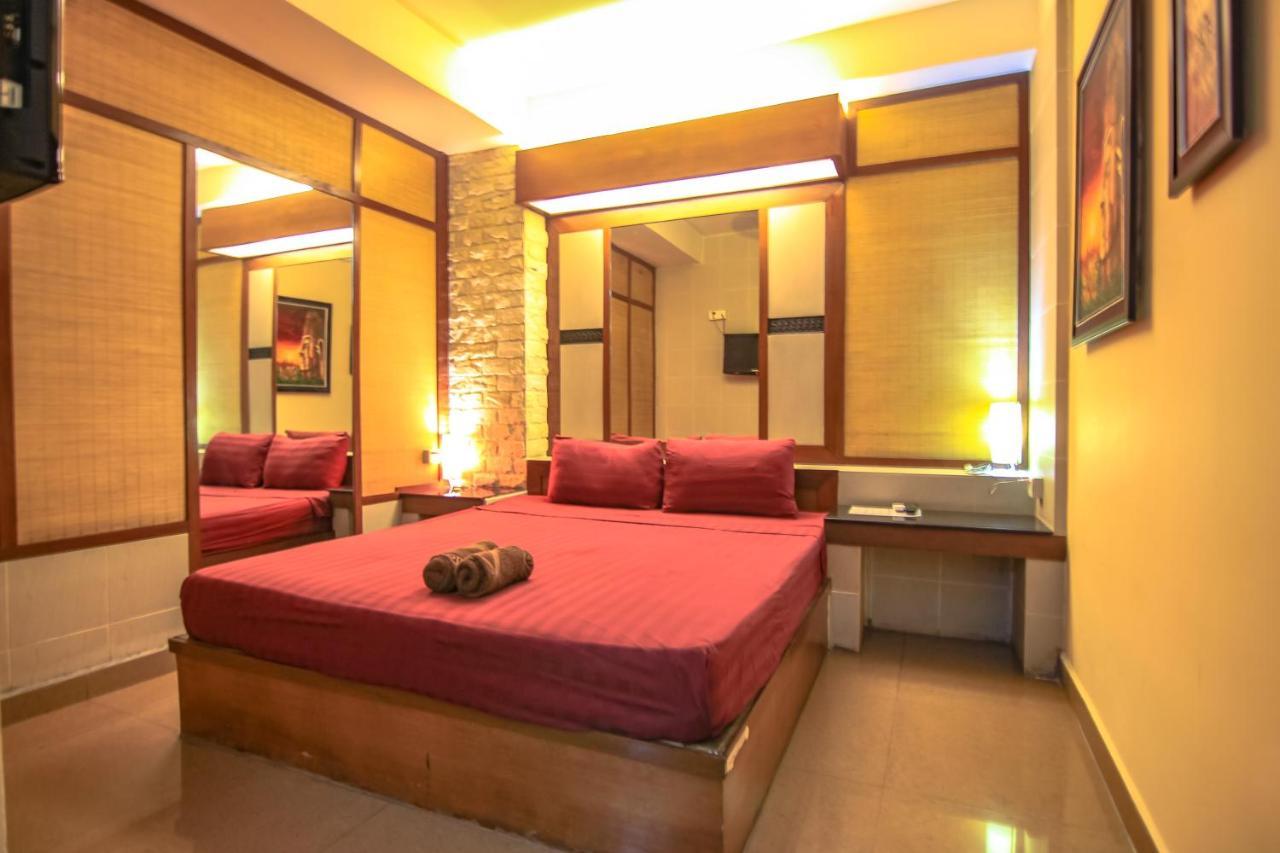 Bar Oz Riverside Guesthouse Phnom Pen Exterior foto